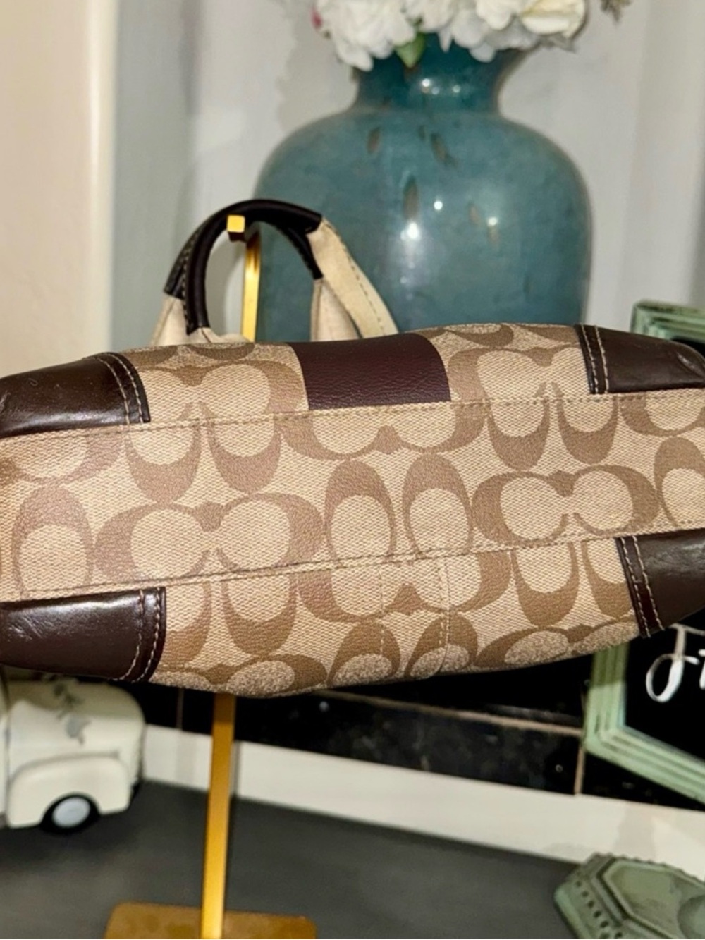 COACH 2007 Heritage Stripe
Horse & Carriage Signature Tote -
GUC - Picture 9 of 10